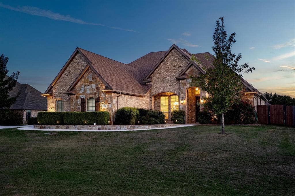1325 Bluff Springs Drive, Fort Worth, TX 76052 1325 Bluff Springs Drive, Fort Worth, TX 76052