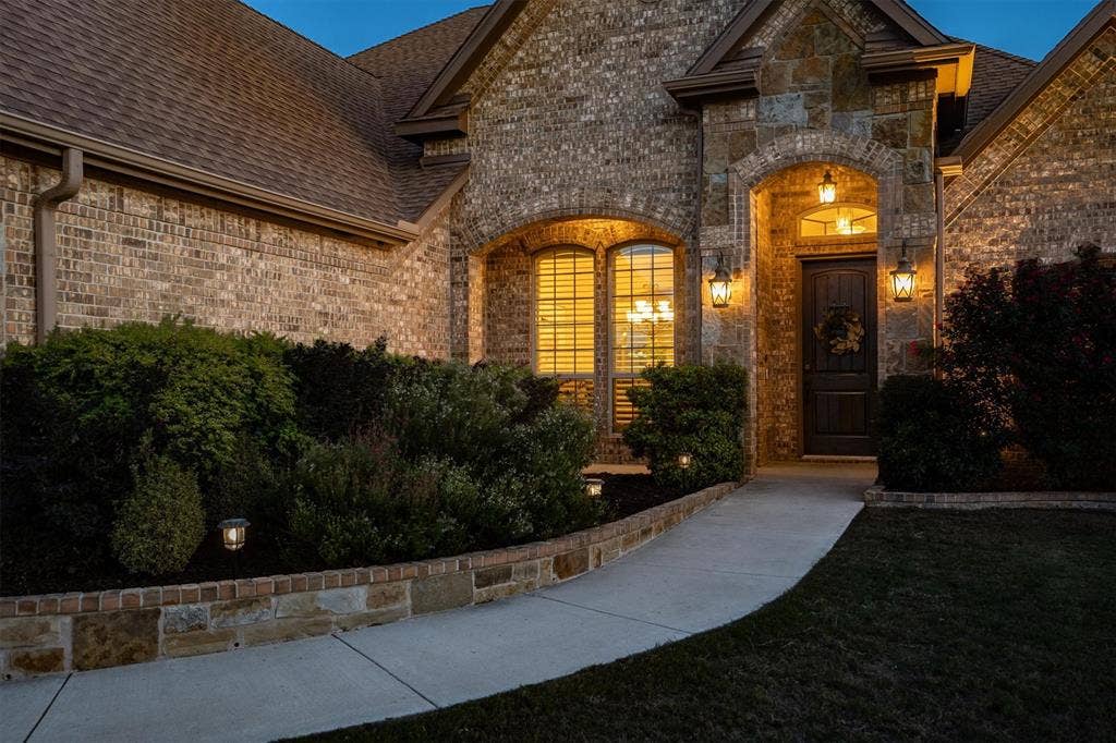 1325 Bluff Springs Drive, Fort Worth, TX 76052 1325 Bluff Springs Drive, Fort Worth, TX 76052