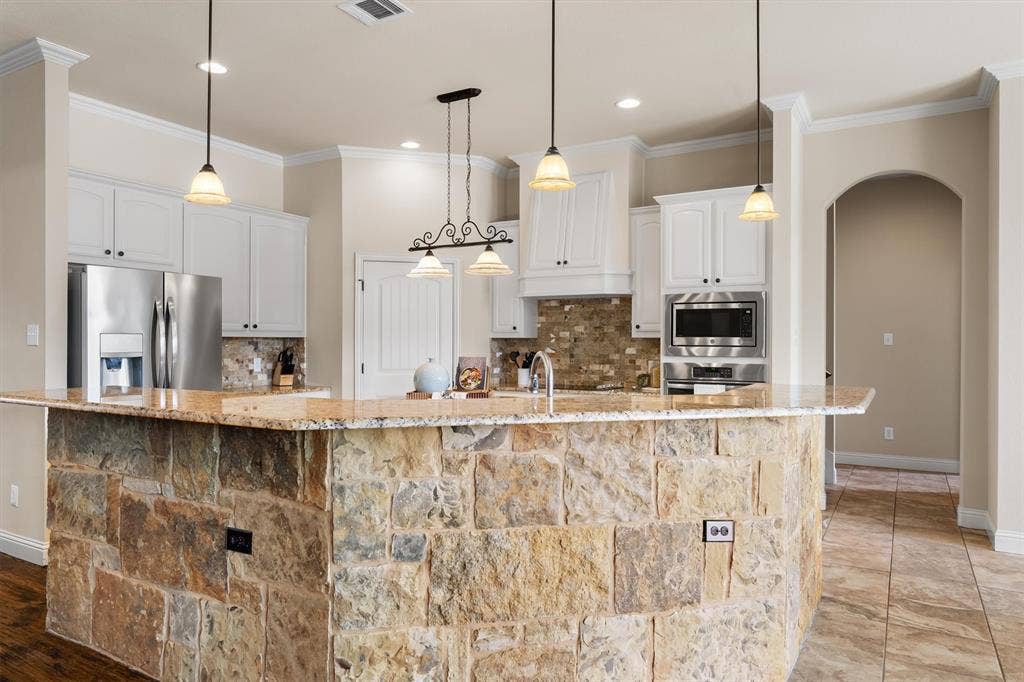 1325 Bluff Springs Drive, Fort Worth, TX 76052 1325 Bluff Springs Drive, Fort Worth, TX 76052