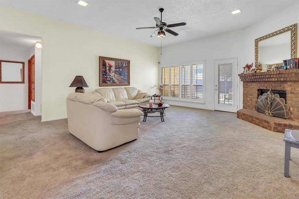 5235 Clover Haven Street, Dallas, TX 75227 5235 Clover Haven Street, Dallas, TX 75227
