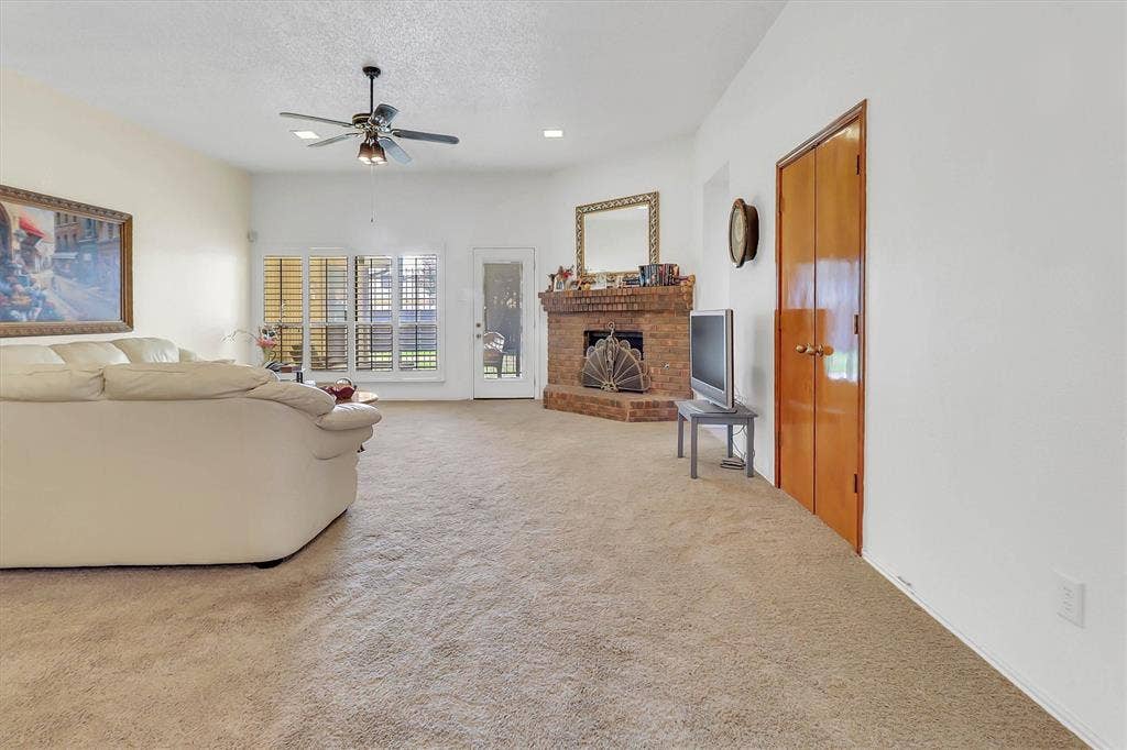 5235 Clover Haven Street, Dallas, TX 75227 5235 Clover Haven Street, Dallas, TX 75227