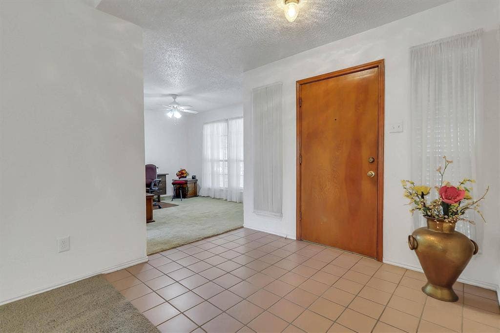 5235 Clover Haven Street, Dallas, TX 75227 5235 Clover Haven Street, Dallas, TX 75227