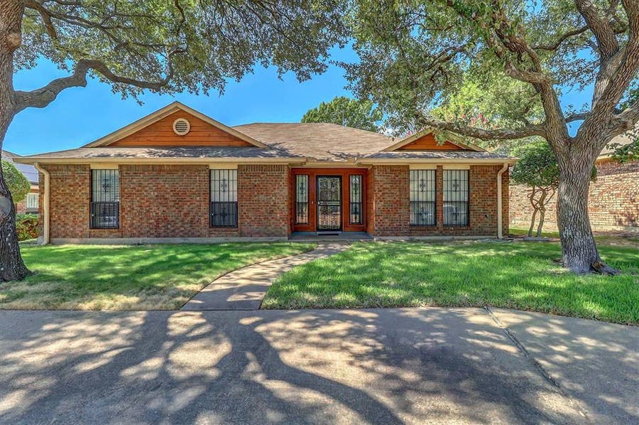 Property photo for 5235 Clover Haven Street, Dallas, TX