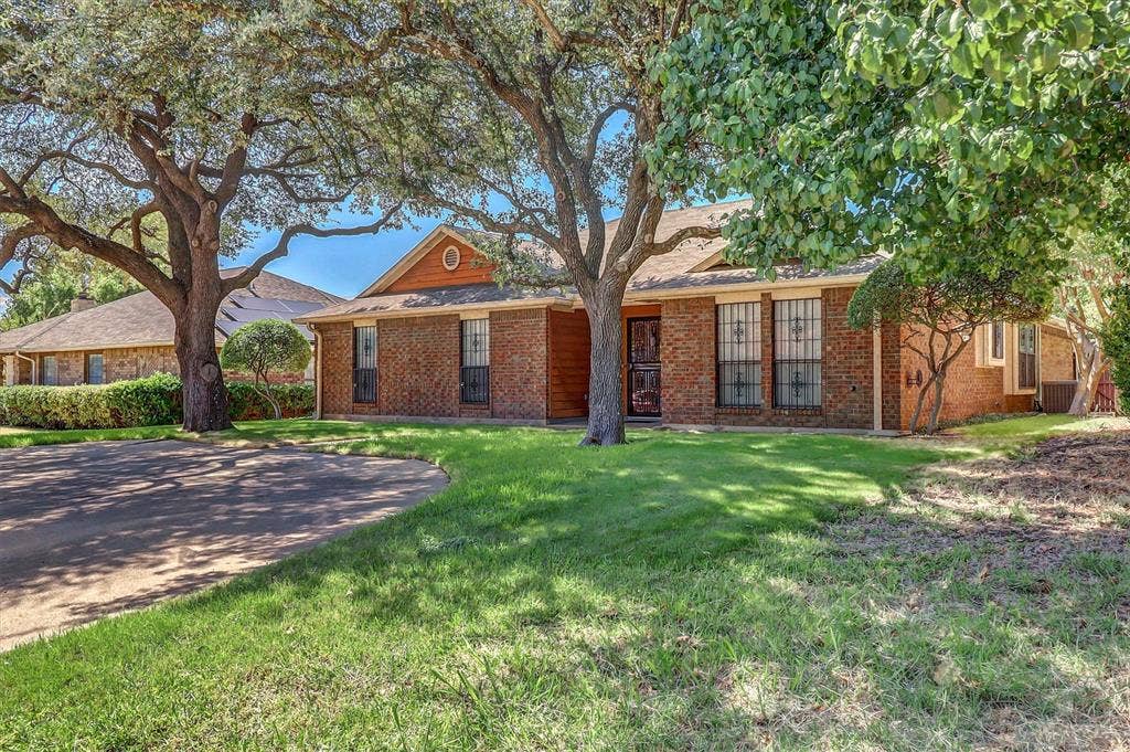 5235 Clover Haven Street, Dallas, TX 75227 5235 Clover Haven Street, Dallas, TX 75227