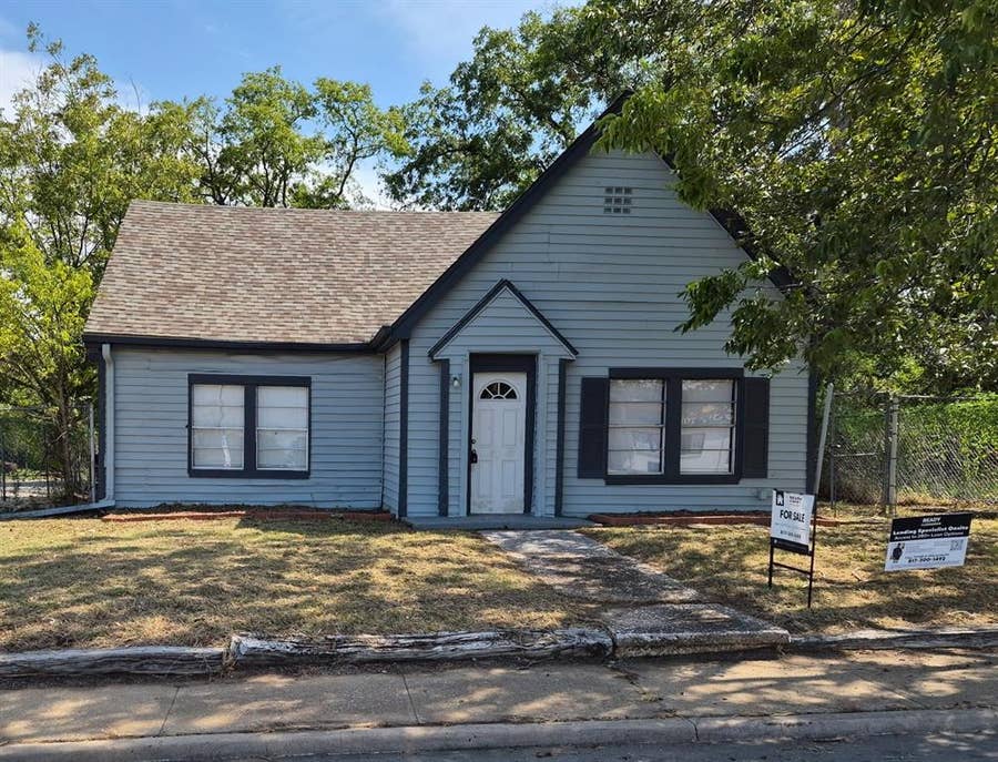 Property photo for 522 N Austin Avenue, Denison, TX