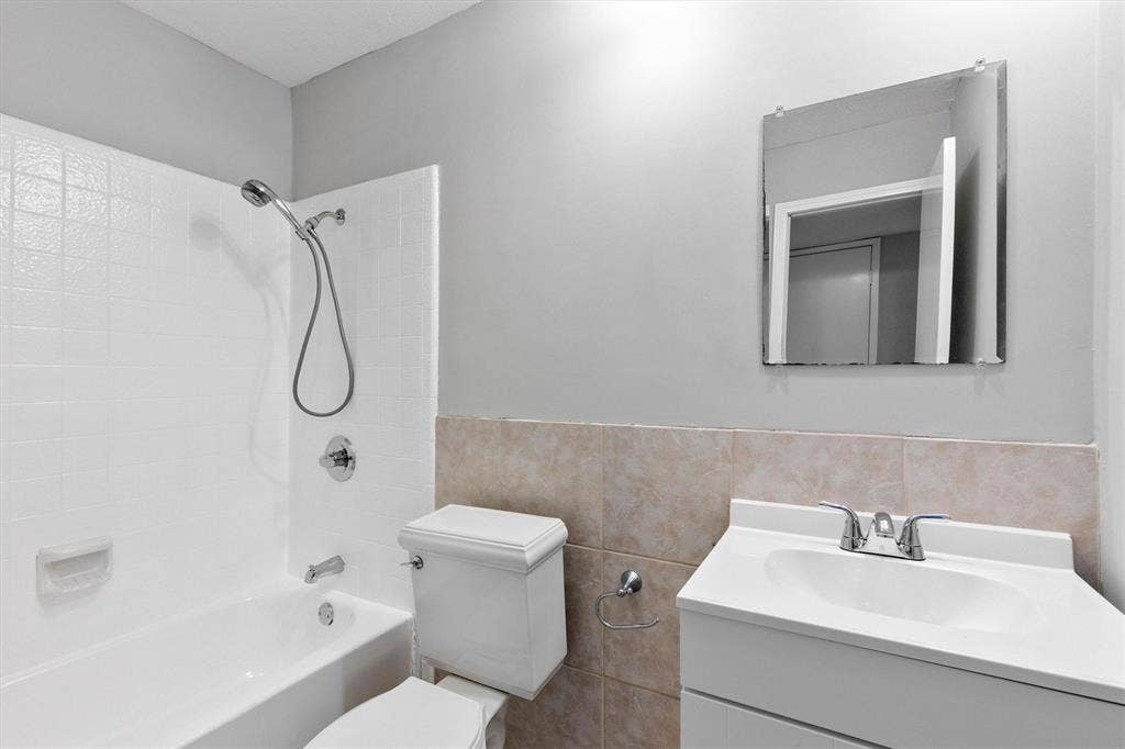 1129 Lombardy Drive, Plano, TX 75023 1129 Lombardy Drive, Plano, TX 75023