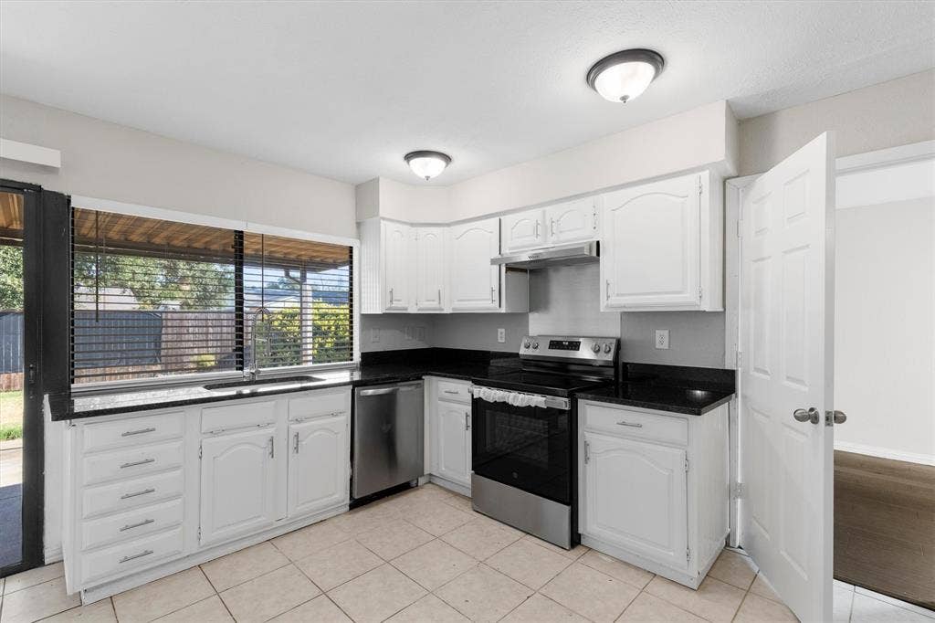 1129 Lombardy Drive, Plano, TX 75023 1129 Lombardy Drive, Plano, TX 75023