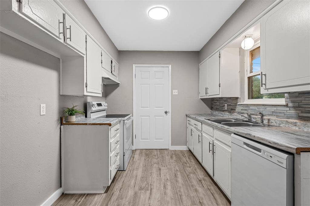 311 S Barbara Street, Lacy Lakeview, TX 76705 311 S Barbara Street, Lacy Lakeview, TX 76705