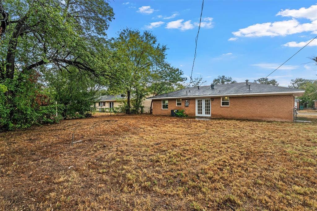 311 S Barbara Street, Lacy Lakeview, TX 76705 311 S Barbara Street, Lacy Lakeview, TX 76705