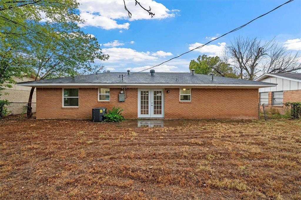 311 S Barbara Street, Lacy Lakeview, TX 76705 311 S Barbara Street, Lacy Lakeview, TX 76705