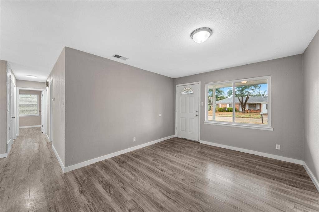 311 S Barbara Street, Lacy Lakeview, TX 76705 311 S Barbara Street, Lacy Lakeview, TX 76705