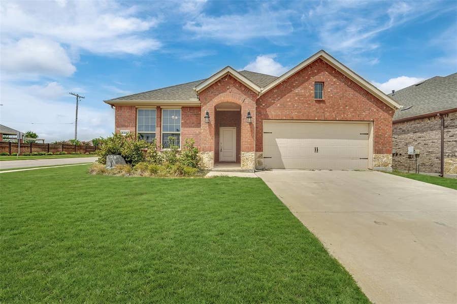 Property photo for 3303 Brady Starr Drive, Aubrey, TX