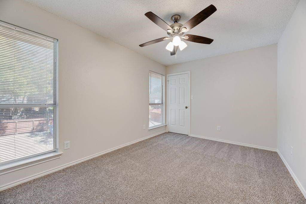 9021 Lakepointe Avenue, Rowlett, TX 75088 9021 Lakepointe Avenue, Rowlett, TX 75088