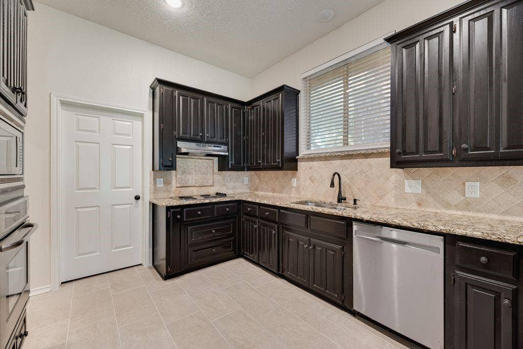 9021 Lakepointe Avenue, Rowlett, TX 75088 9021 Lakepointe Avenue, Rowlett, TX 75088