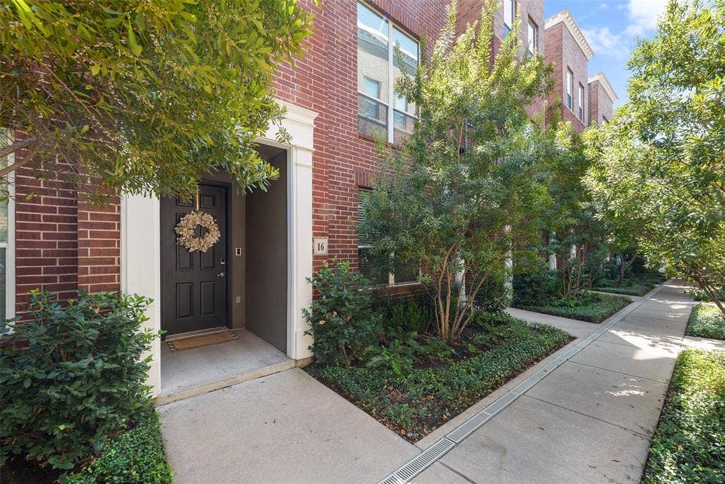 4411 Mckinney Avenue, #16, Dallas, TX 75205 4411 Mckinney Avenue, #16, Dallas, TX 75205