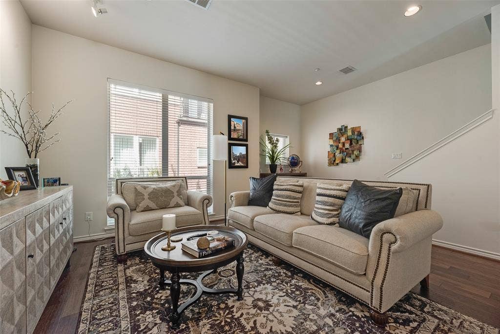 4411 Mckinney Avenue, #16, Dallas, TX 75205 4411 Mckinney Avenue, #16, Dallas, TX 75205