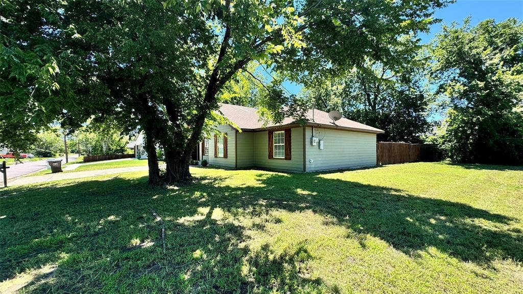 1715 Hemphill Street, Greenville, TX 75401 1715 Hemphill Street, Greenville, TX 75401