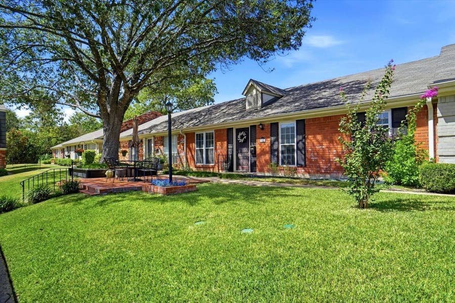 Property photo for 5006 Lake Shore Drive, Waco, TX