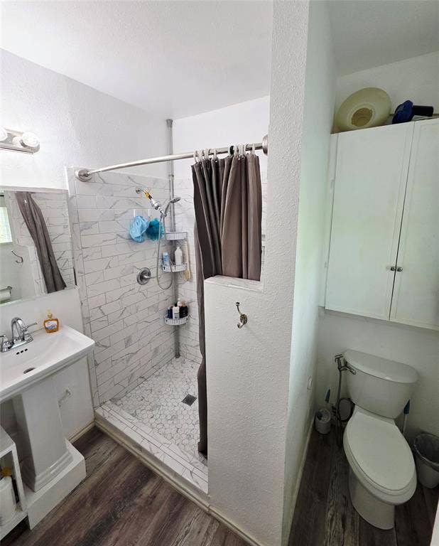 3009 Plumtree Lane, Plano, TX 75074 MIL Bathroom