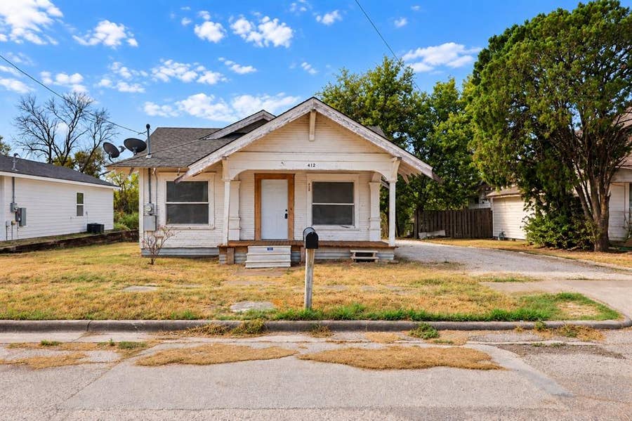 Property photo for 412 Dalton Street, Hillsboro, TX
