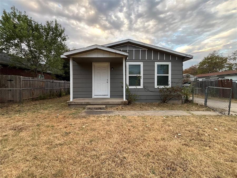 Property photo for 2020 Nomas Street, Dallas, TX