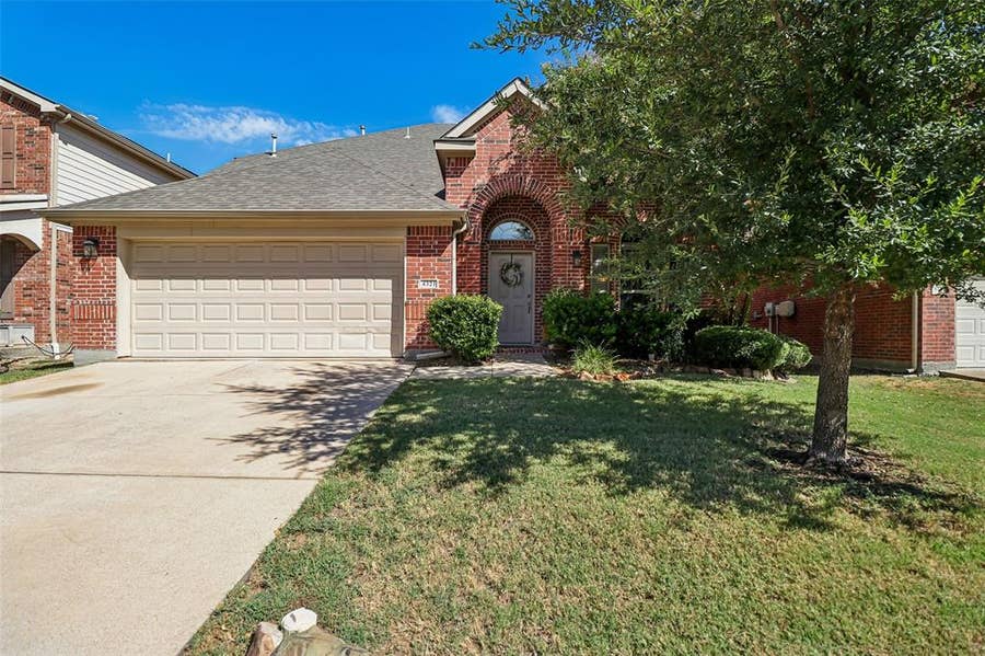 Property photo for 4321 Summer Star Lane, Fort Worth, TX