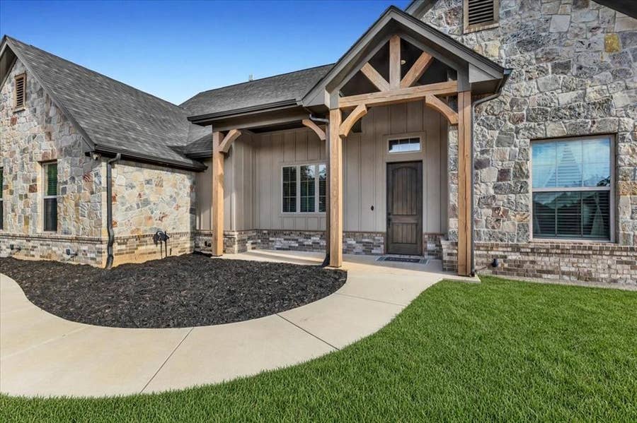 Property photo for 127 Paradise Oaks Court, Paradise, TX