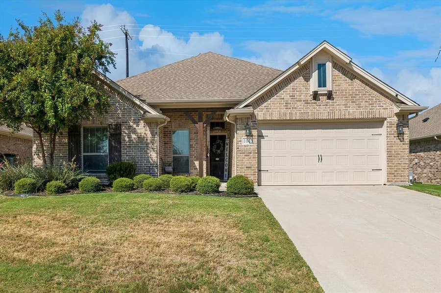 Property photo for 101 Loving Trail, Justin, TX