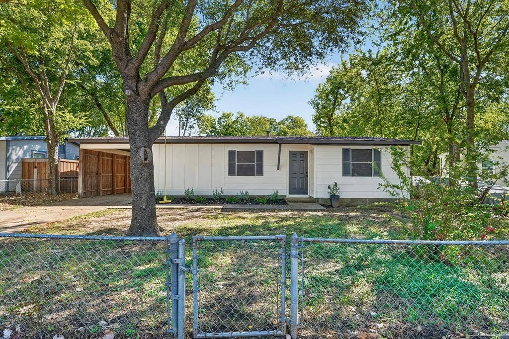 1018 Jardin Drive, Mesquite, TX 75149
