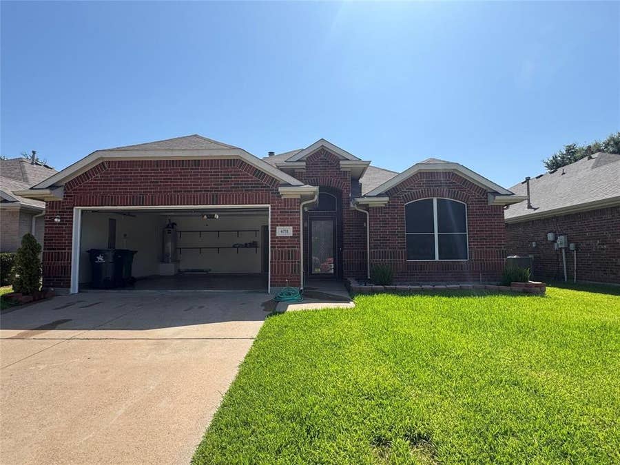 Property photo for 6711 Kinross Drive, Arlington, TX