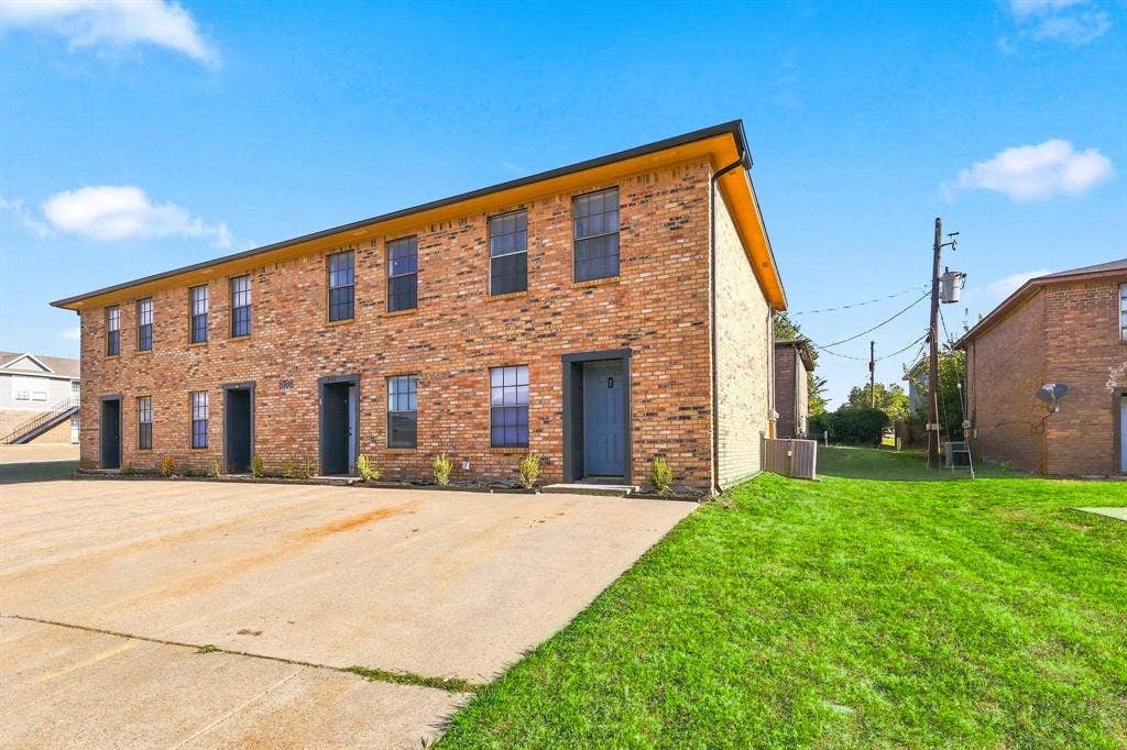 8108 Foxfire Lane, #D, White Settlement, TX 76108 8108 Foxfire Lane, #D, White Settlement, TX 76108