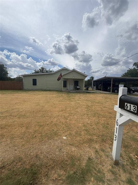 Property photo for 613 N Merrimac Street, Weatherford, TX