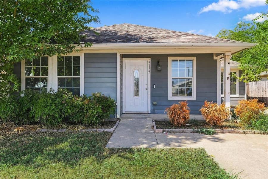 Property photo for 1614 S Montgomery Street, Sherman, TX
