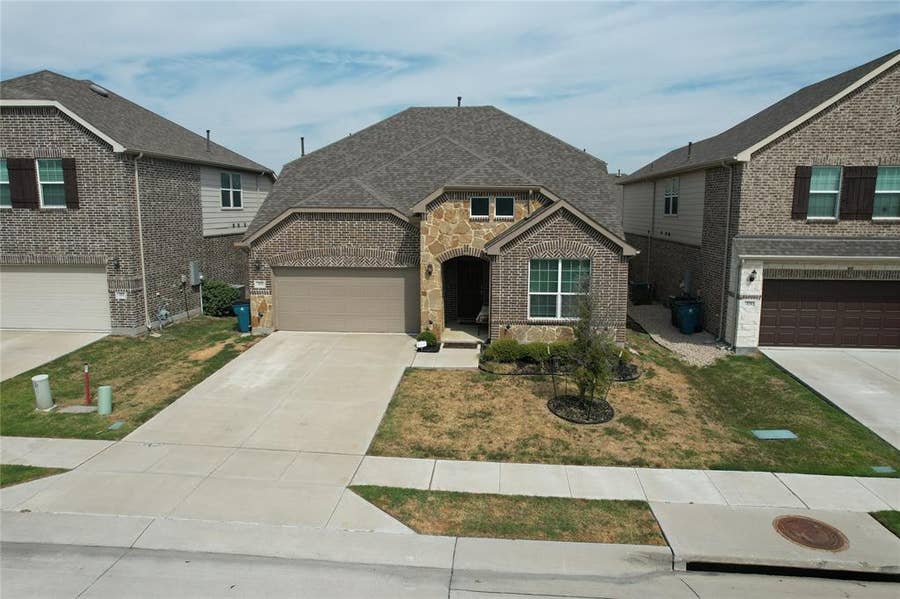 Property photo for 375 Meredith Drive, Fate, TX