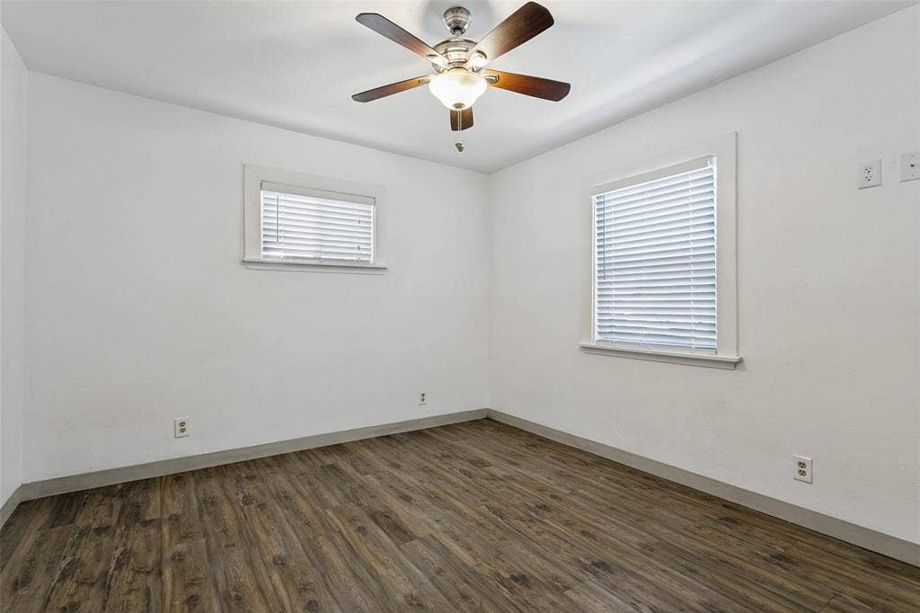 403 E Franklin Street, Grapevine, TX 76051