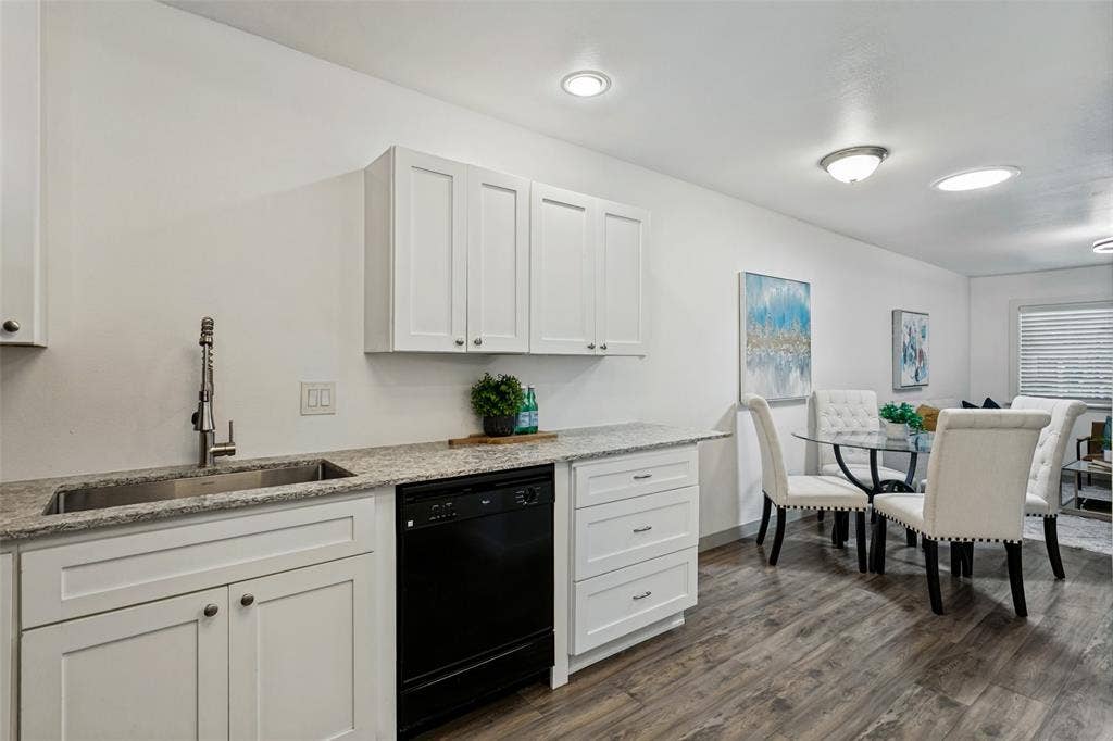 403 E Franklin Street, Grapevine, TX 76051