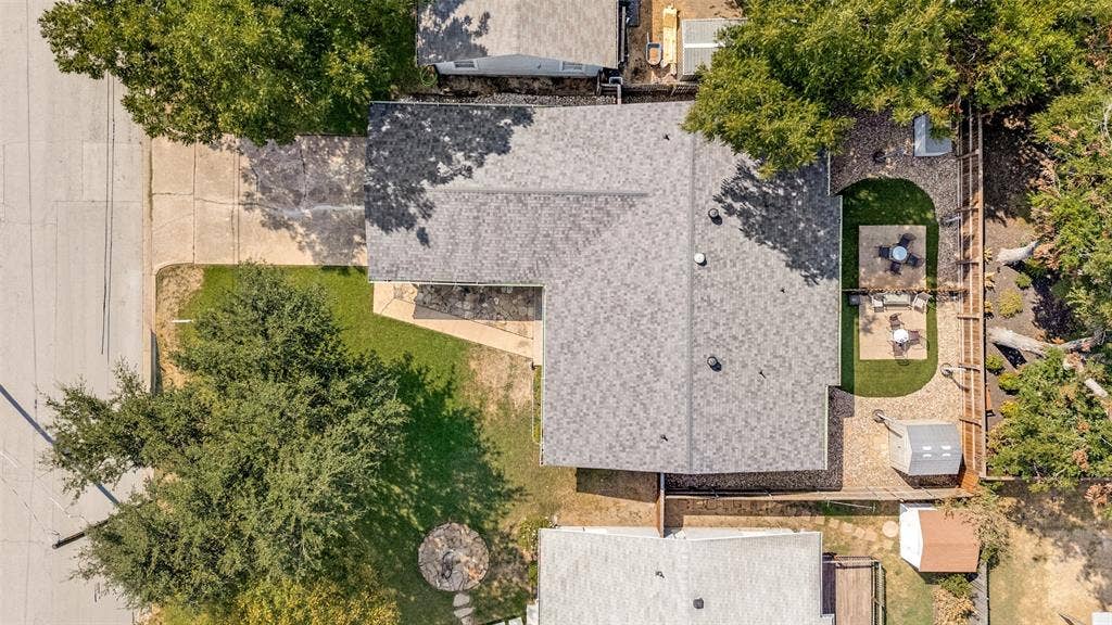 403 E Franklin Street, Grapevine, TX 76051