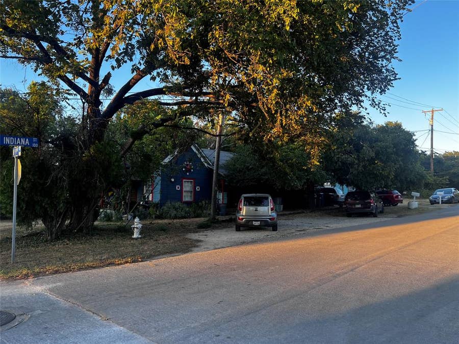 Property photo for 902 N 9th Street, Midlothian, TX