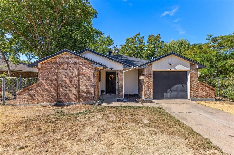 Property photo for 1545 Quartet Drive, Dallas, TX