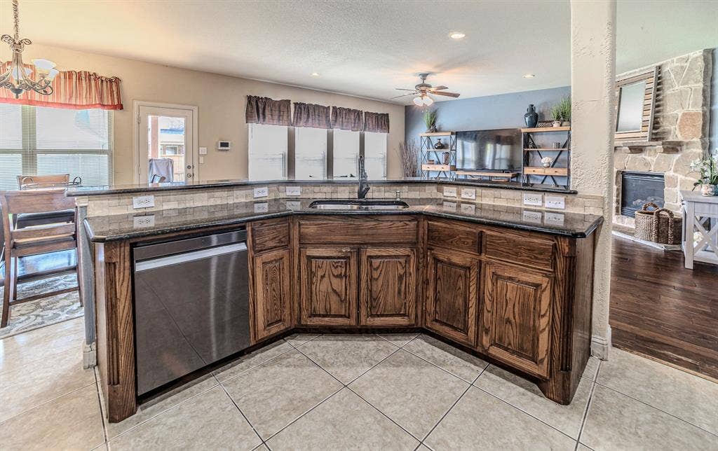 3039 Rosina, Grand Prairie, TX 75054 3039 Rosina, Grand Prairie, TX 75054