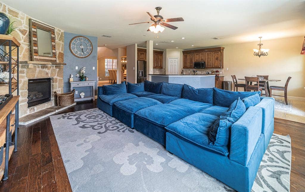 3039 Rosina, Grand Prairie, TX 75054 3039 Rosina, Grand Prairie, TX 75054