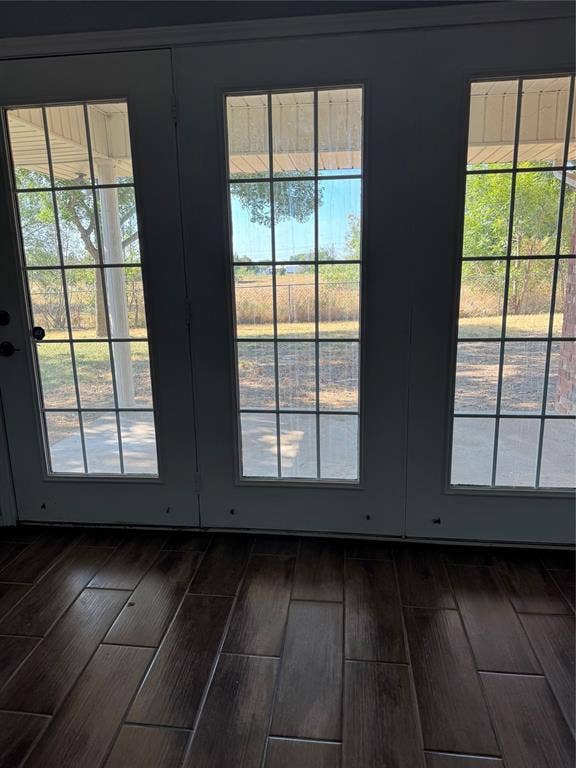 109 Waldman Drive, Gun Barrel City, TX 75156 Triple French doors