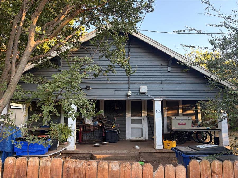 Property photo for 112 E Indiana Avenue, Midlothian, TX