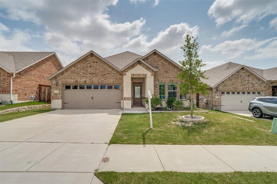 Property photo for 5573 Cypress Willow Bend, Fort Worth, TX