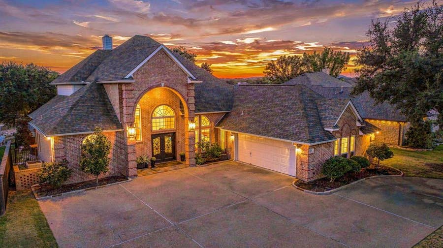 Property photo for 1211 Mallard Way, Granbury, TX
