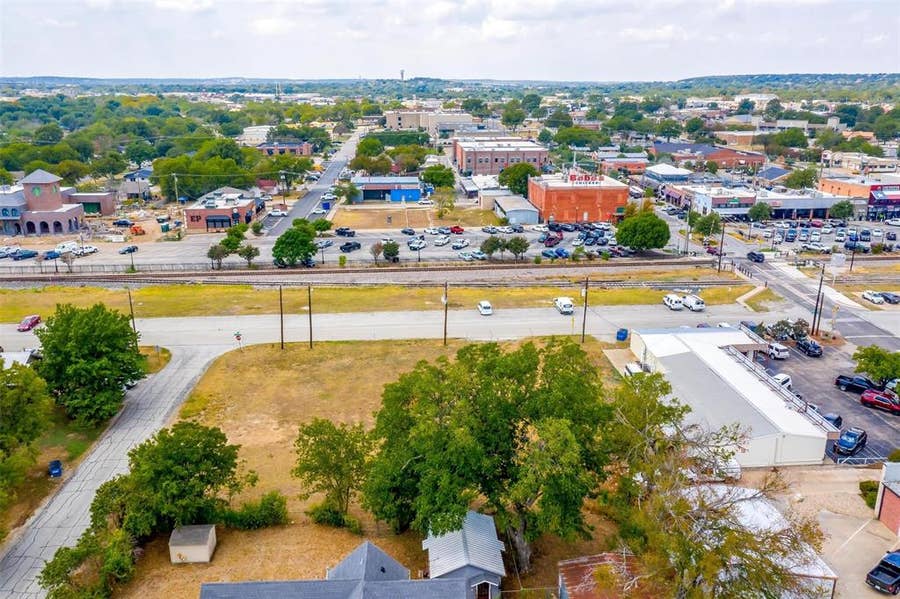Property photo for 133 Commerce Corner, Burleson, TX