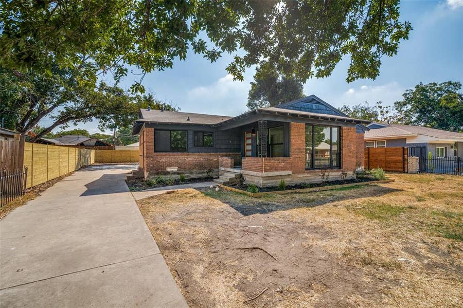 Property photo for 2324 Prichard Lane, Dallas, TX