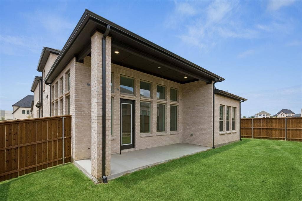 15756 Split Bark Lane, Frisco, TX 75033 You'll enjoy family bbq's all summer long in this wonderful fenced back yard with covered back patio!