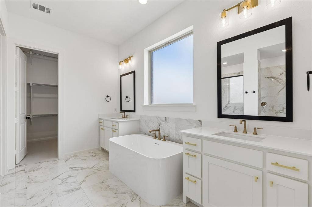 15756 Split Bark Lane, Frisco, TX 75033 An owner's bath fit for a king and a queen!