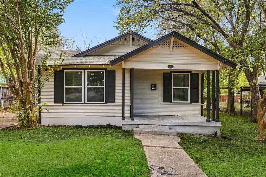 Property photo for 2842 Harlandale Avenue, Dallas, TX